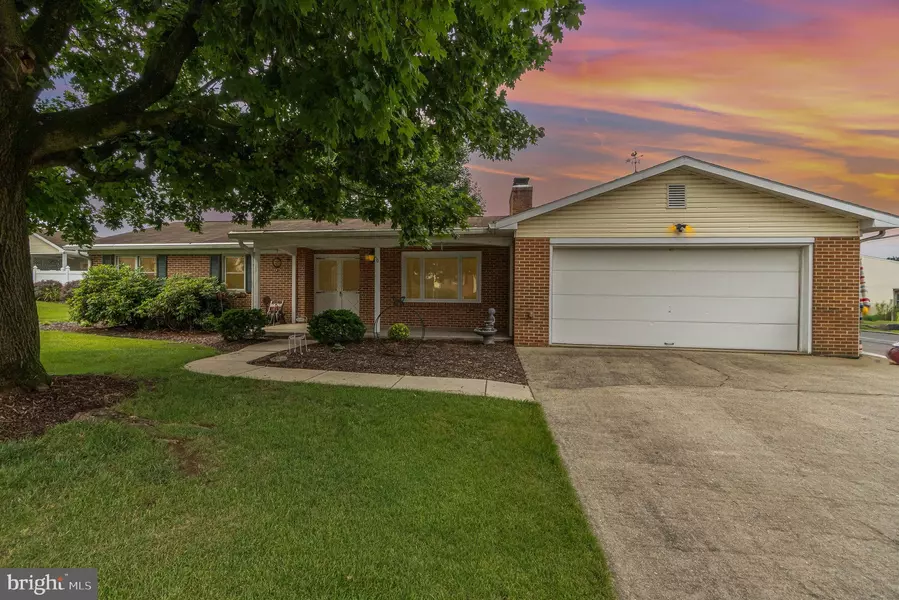 50 EISENHOWER DR, Chambersburg, PA 17201