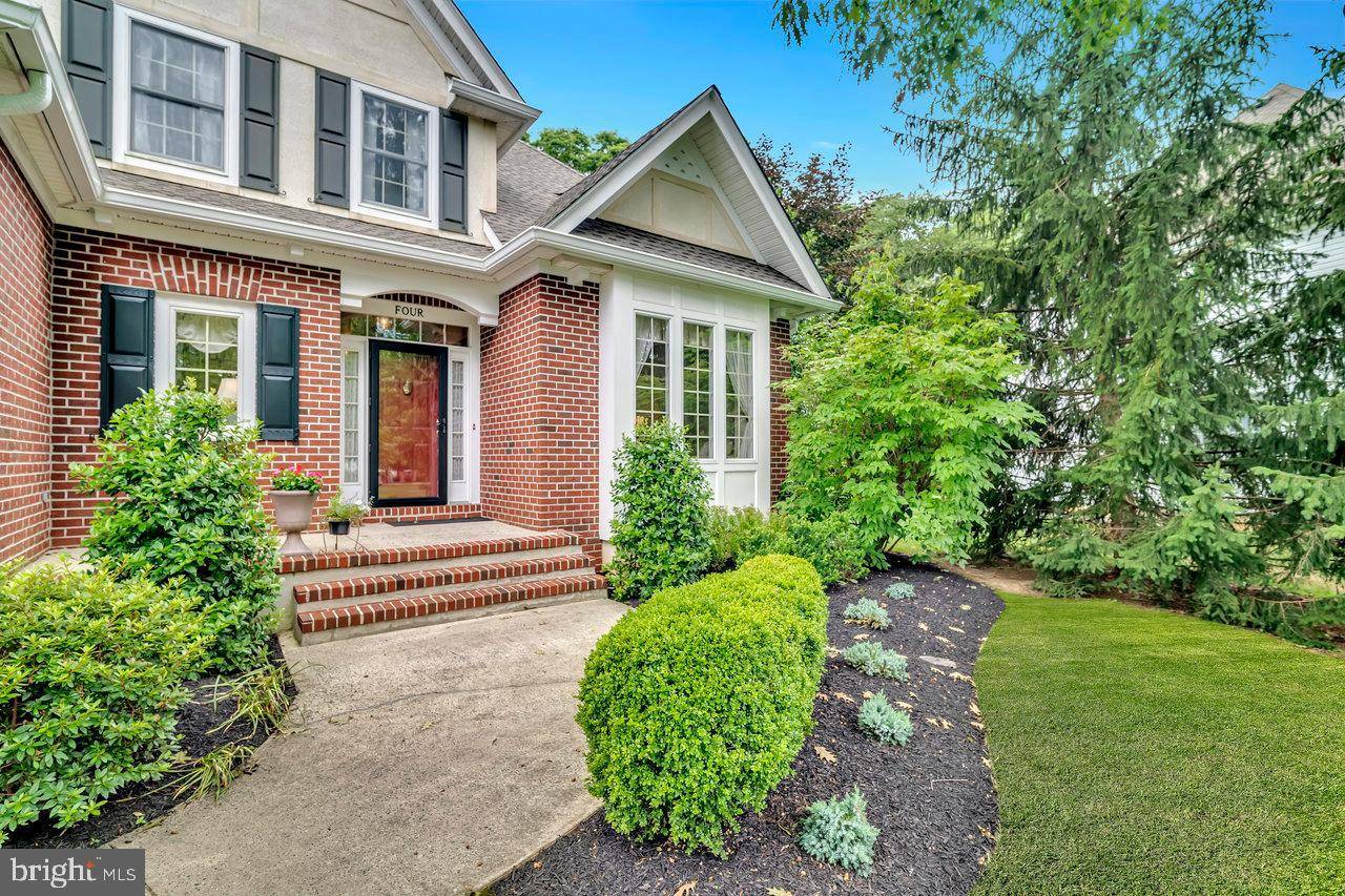 Cranbury, NJ 08512,4 DANSER DR