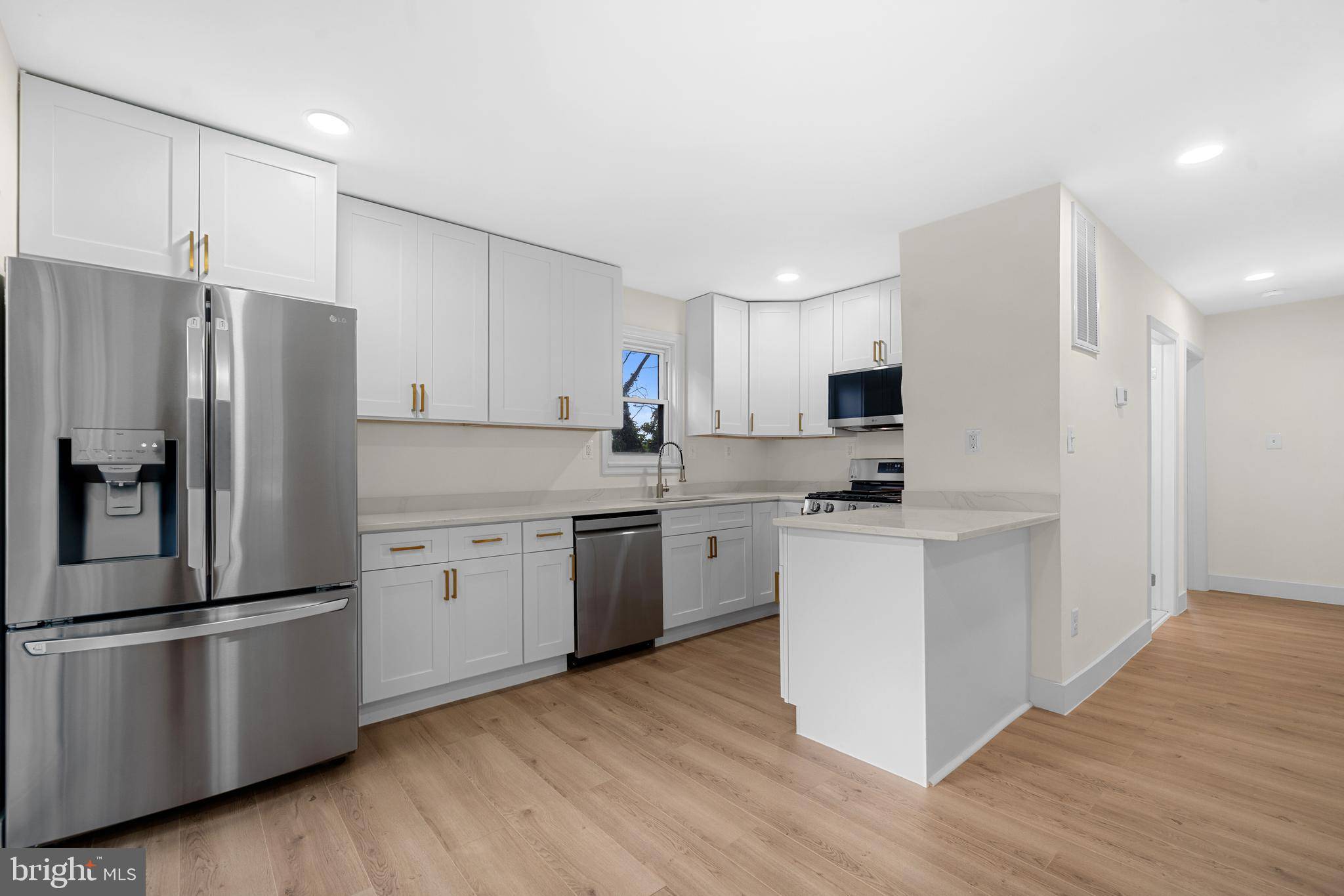 Alexandria, VA 22303,2316 FORT DR