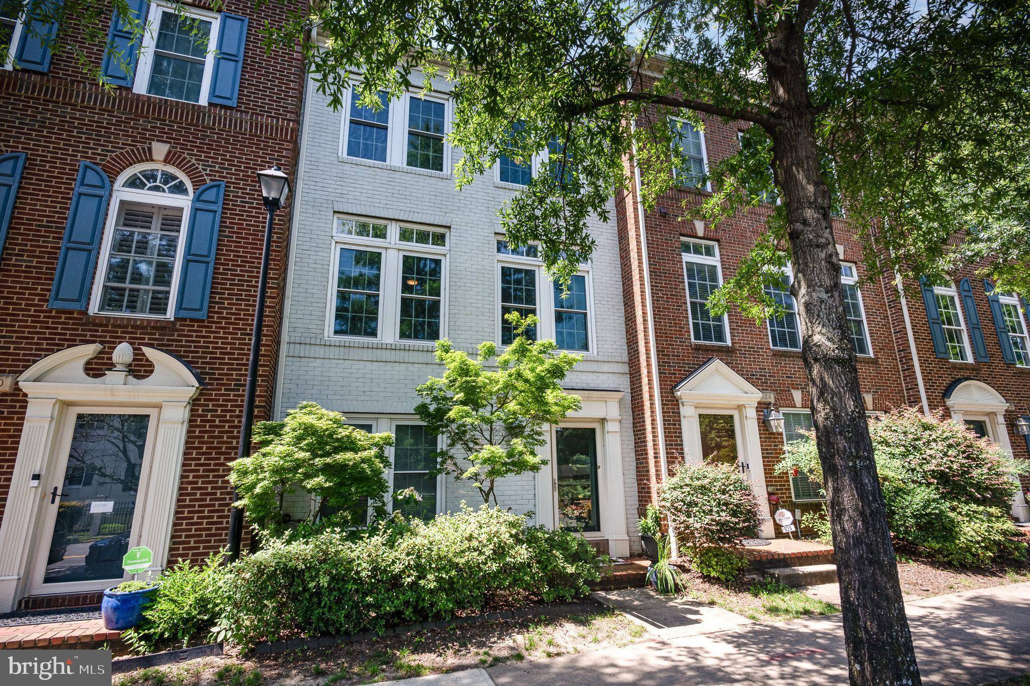 Alexandria, VA 22305,822 W GLEBE RD