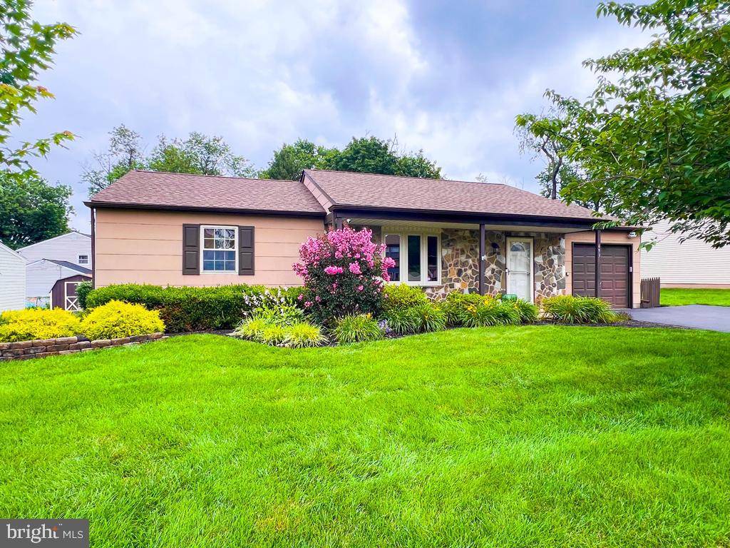 693 WHITTIER DR, Warminster, PA 18974