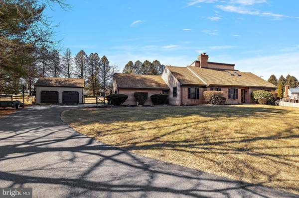 12 ELEANOR DR, Lincoln University, PA 19352