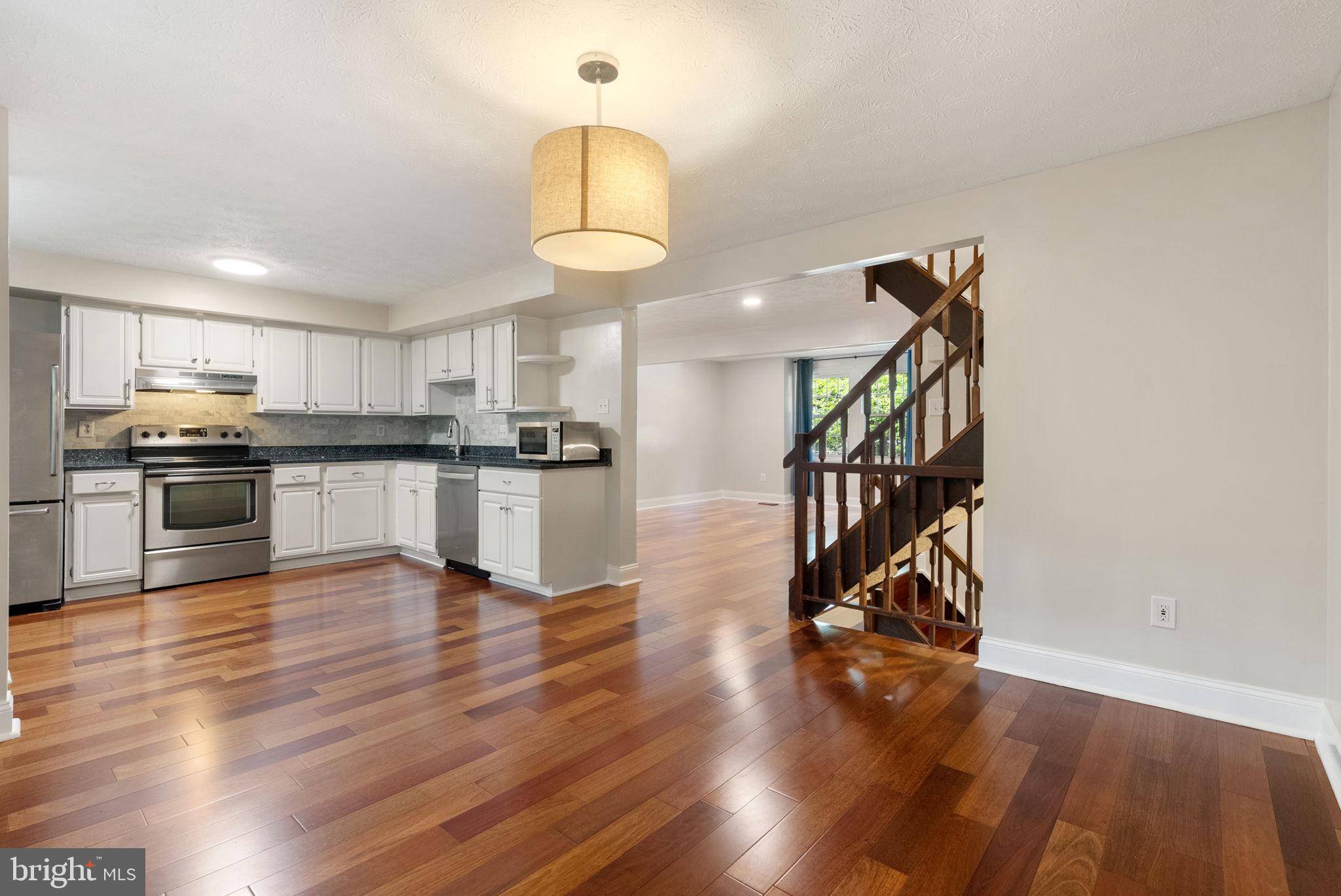 Reston, VA 20191,11722 MOSSY CREEK LN