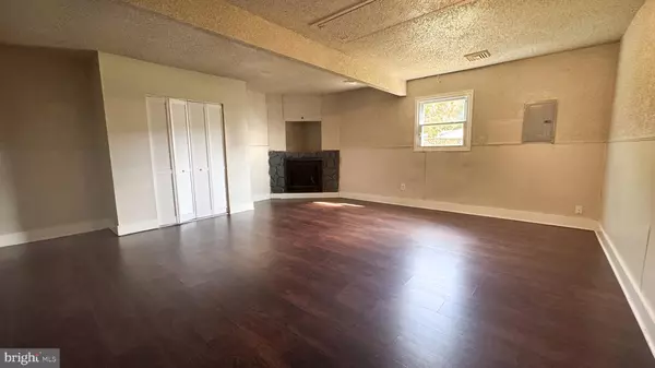 Willingboro, NJ 08046,24 EASTERN CT