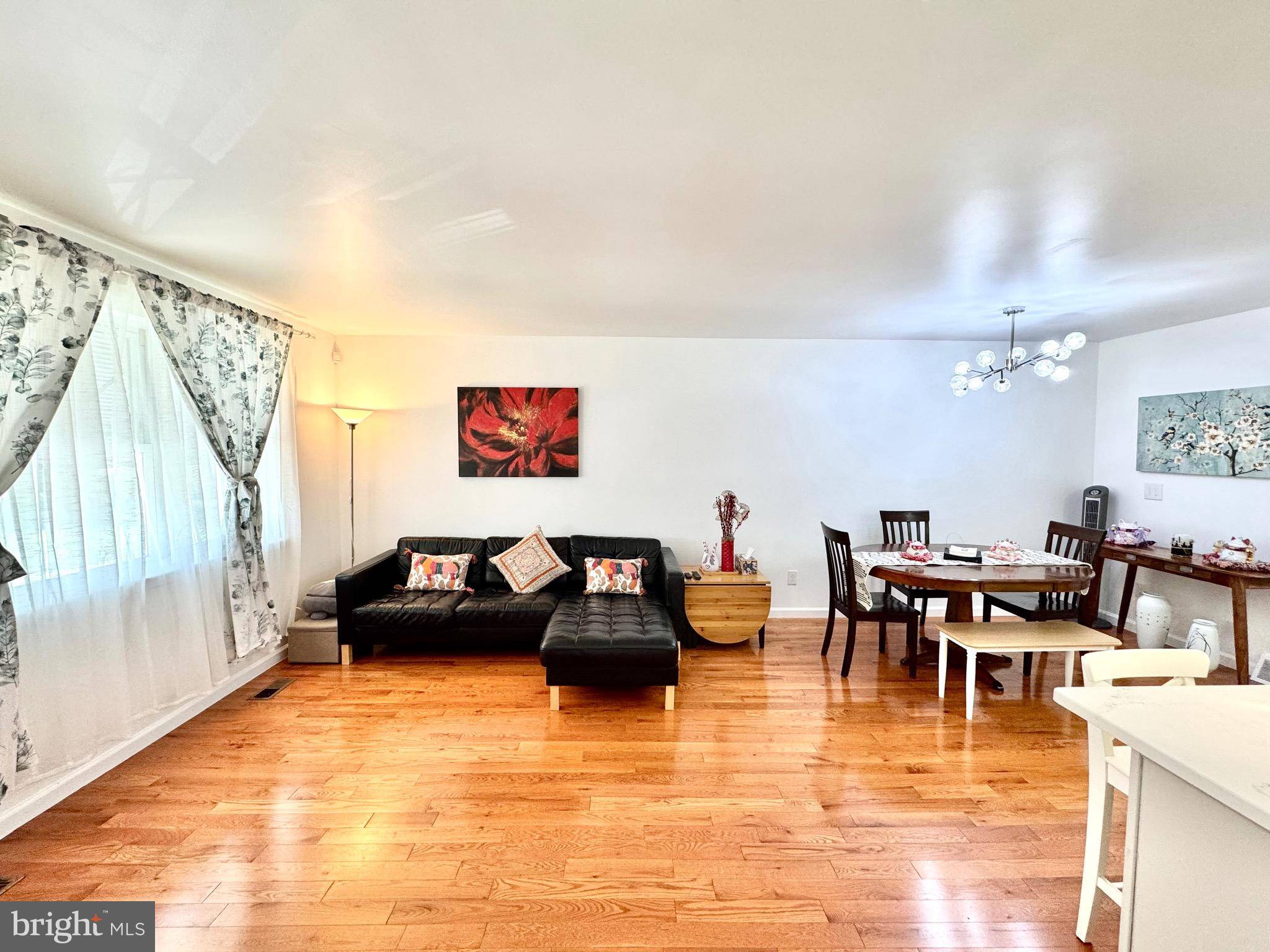 Philadelphia, PA 19154,11932 FARWELL RD