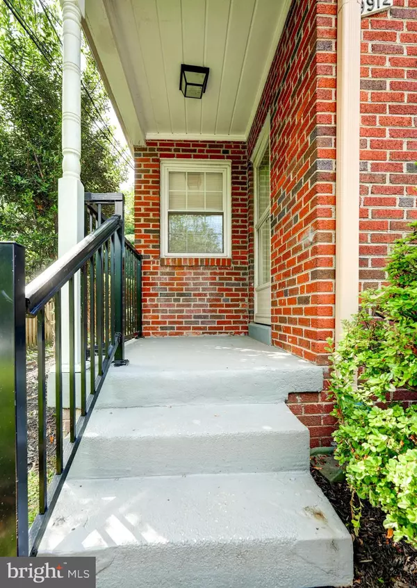 Silver Spring, MD 20901,9912 MARKHAM