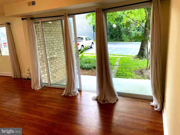 Falls Church, VA 22042,2900 KINGS CHAPEL RD #1