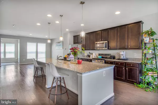 Hanover, MD 21076,7925 BREEZY KNOLL LN