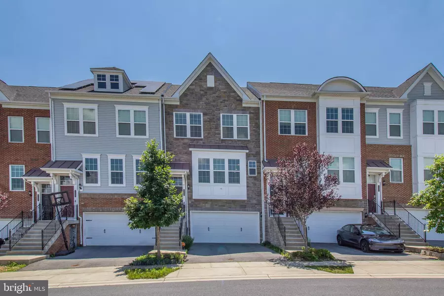 7925 BREEZY KNOLL LN, Hanover, MD 21076
