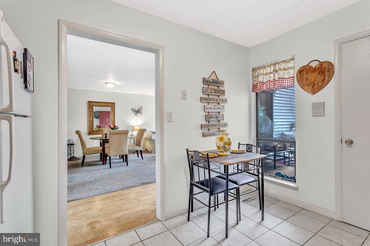 East Windsor, NJ 08520,6I DENNISON #I