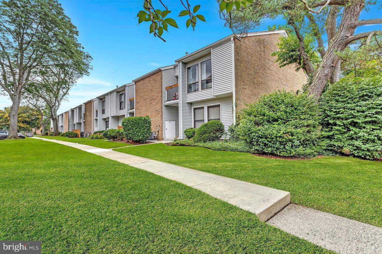 East Windsor, NJ 08520,6I DENNISON #I