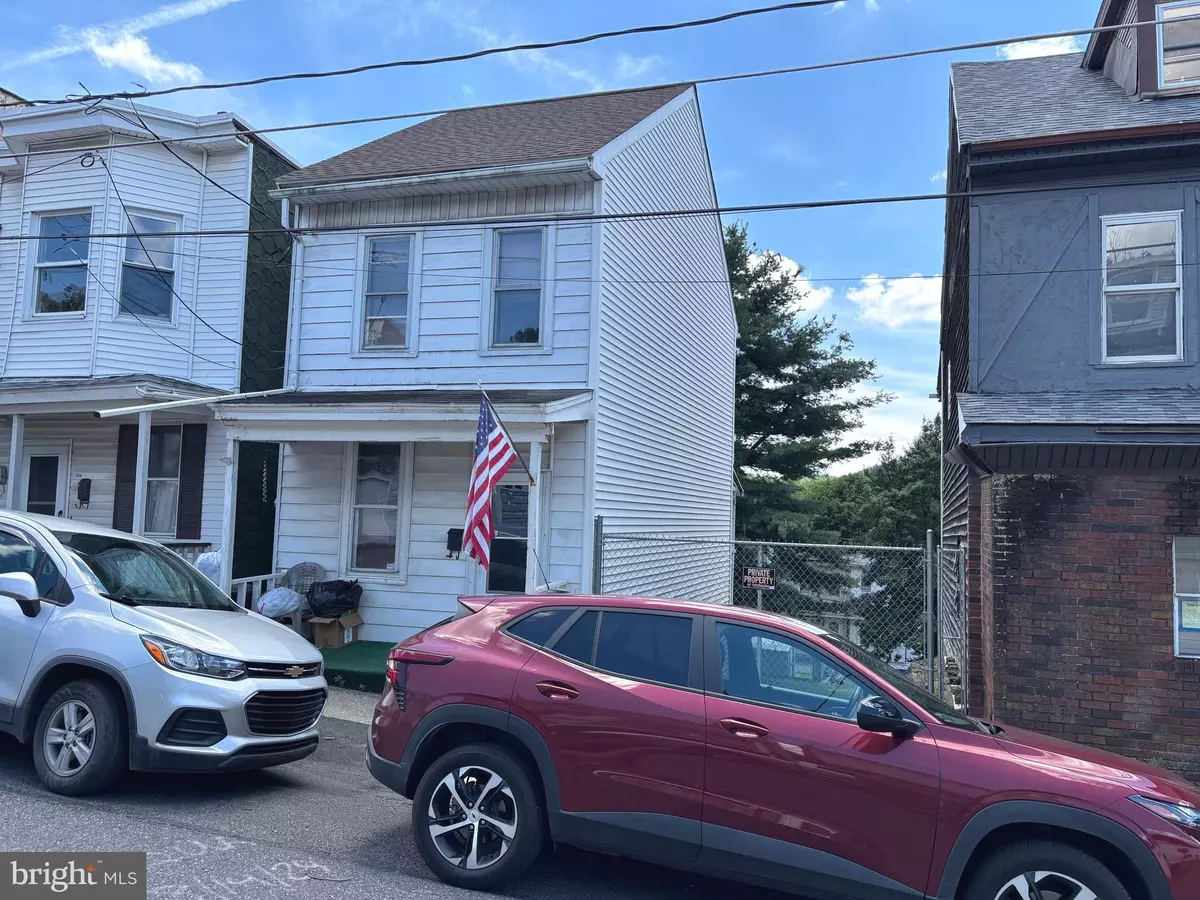 Shenandoah, PA 17976,330 W POPLAR ST