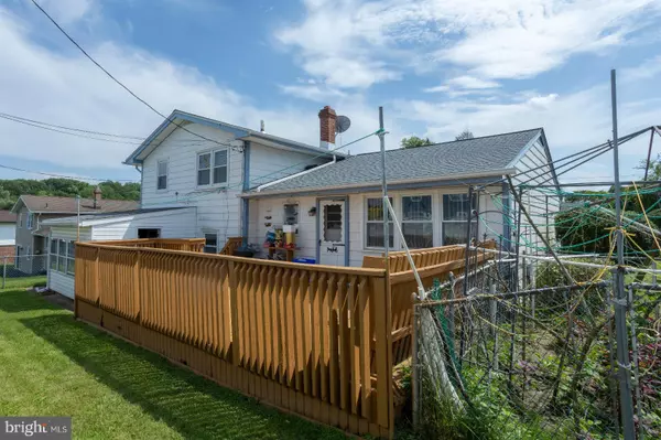 Philadelphia, PA 19115,123 POCASSET RD
