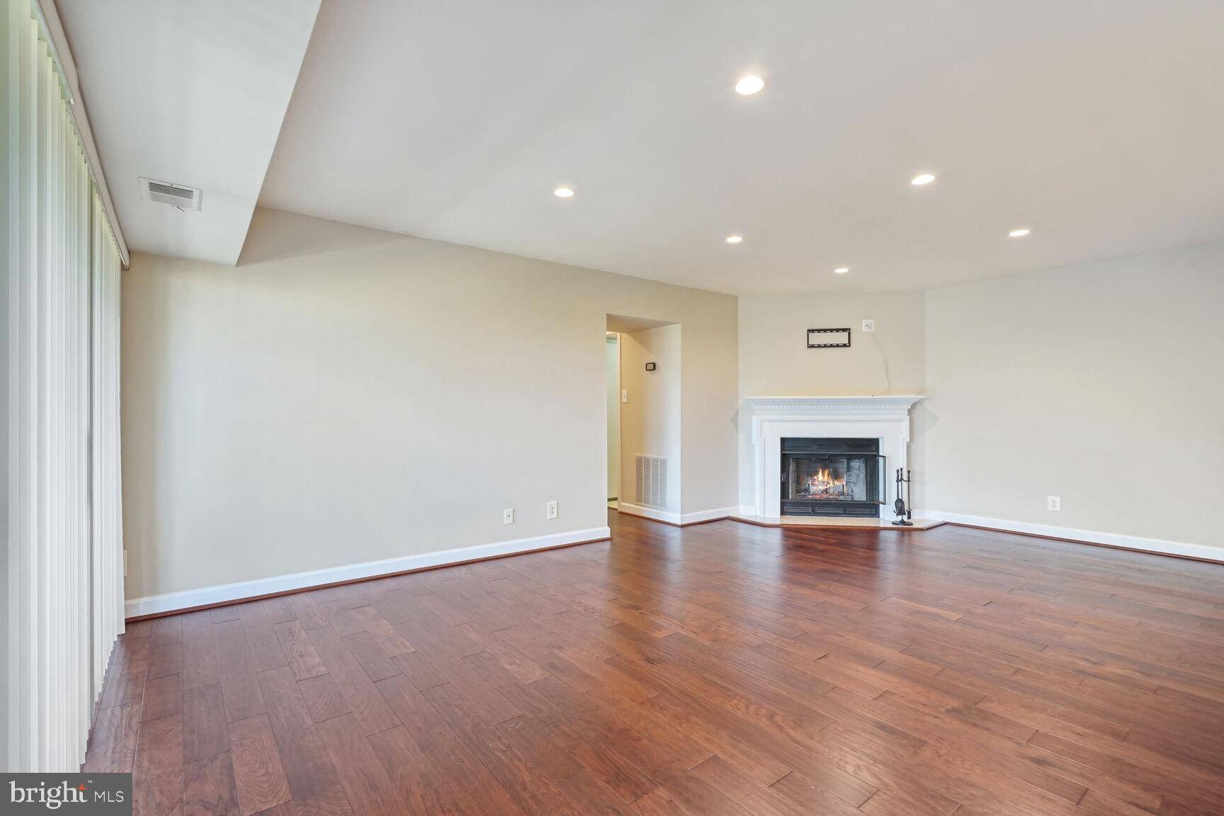 Rockville, MD 20852,11323 COMMONWEALTH DR #303