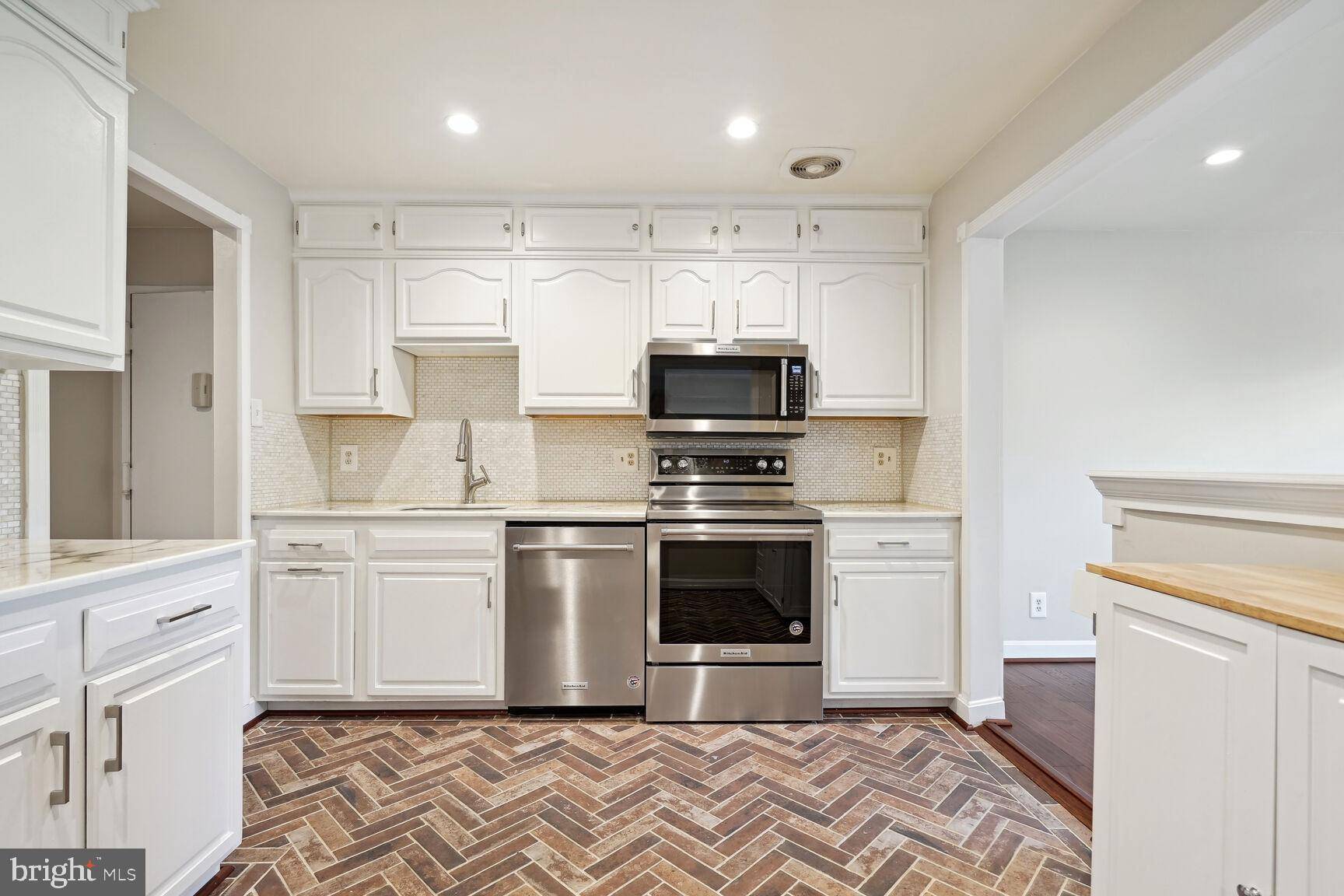 Rockville, MD 20852,11323 COMMONWEALTH DR #303