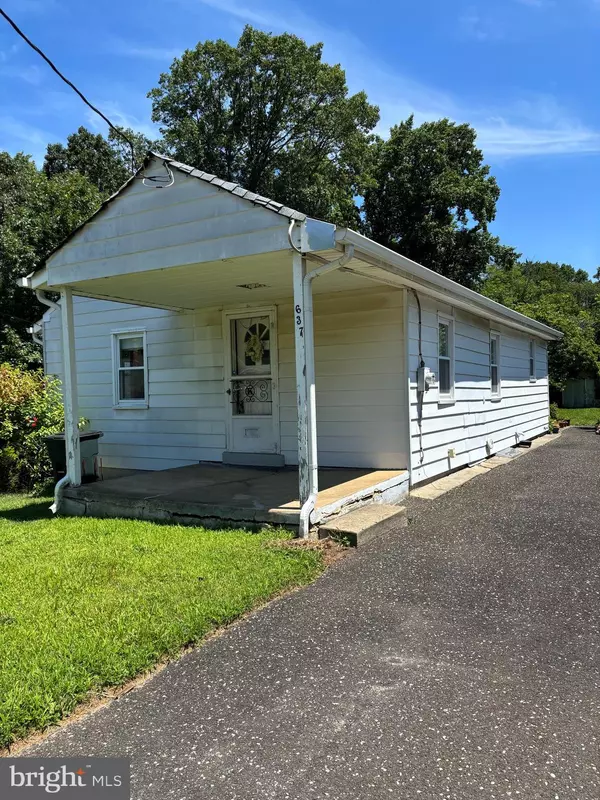 Maple Shade, NJ 08052,637 N MAPLE AVE