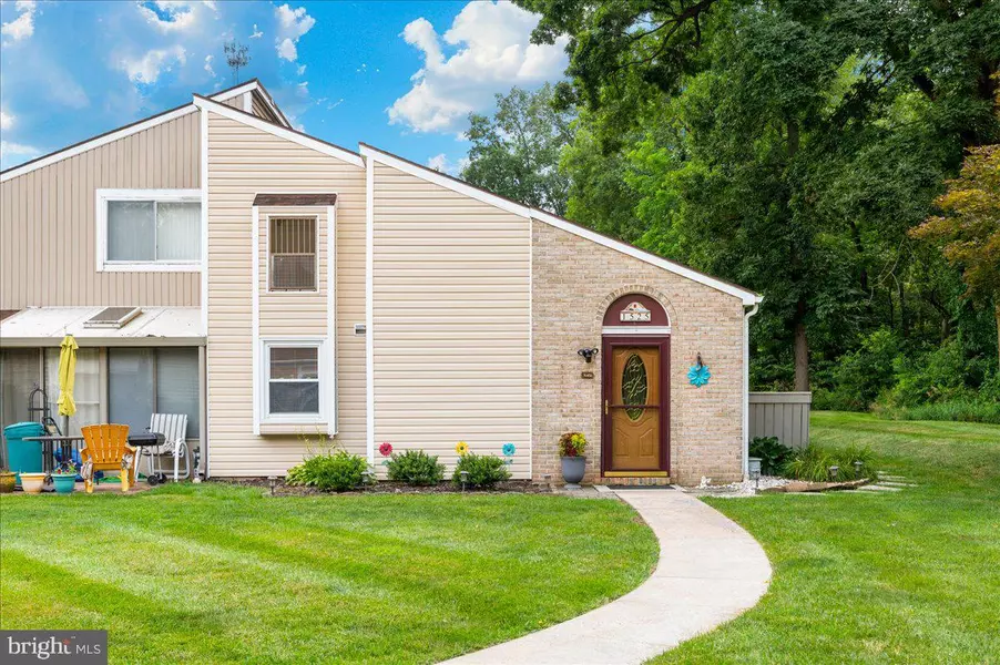 1525 KENSINGTON DR, Hagerstown, MD 21742