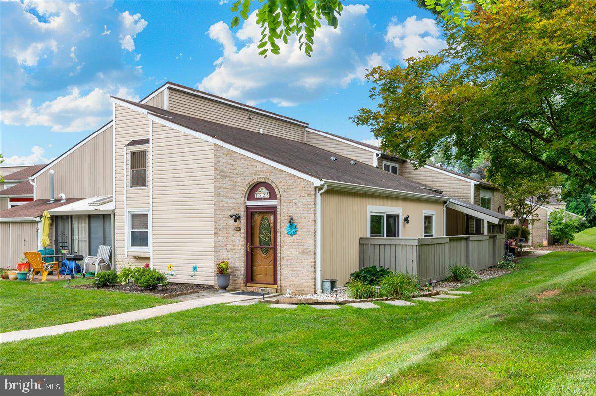 1525 KENSINGTON DR, Hagerstown, MD 21742