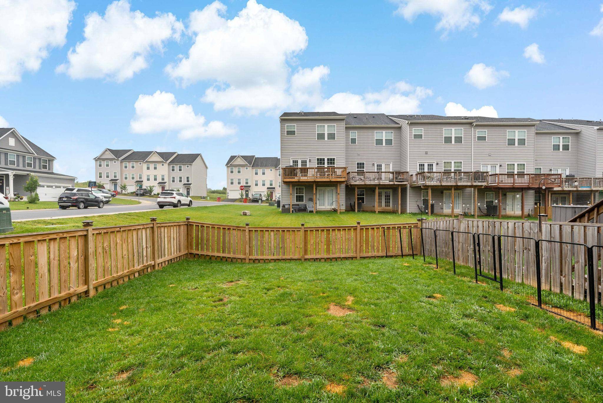 Falling Waters, WV 25419,140 QUEBEC CT