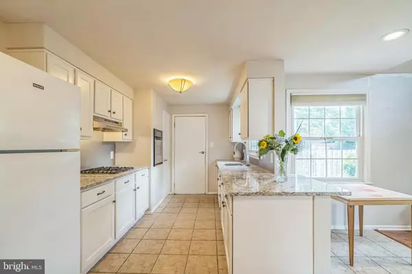 Cherry Hill, NJ 08034,109 OLD CARRIAGE RD