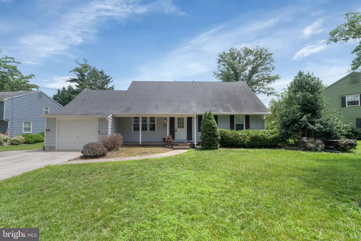 Cherry Hill, NJ 08034,109 OLD CARRIAGE RD