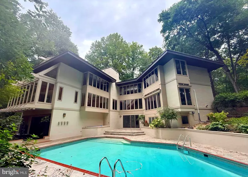 1325 DARNALL DR, Mclean, VA 22101