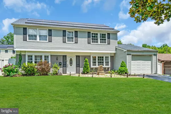 Willingboro, NJ 08046,19 HINSDALE LN