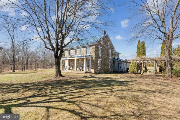 464 LOCUST LN, Littlestown, PA 17340