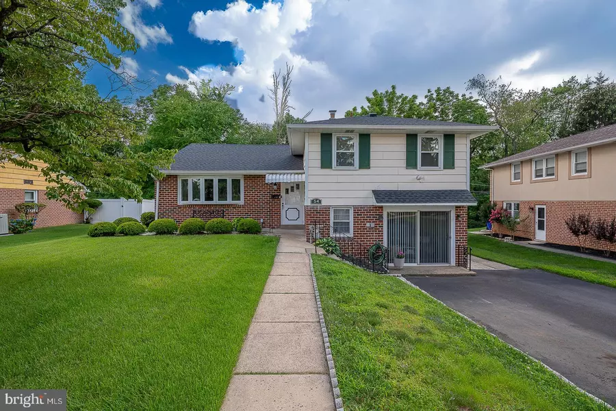 54 BONCOUER RD, Cheltenham, PA 19012