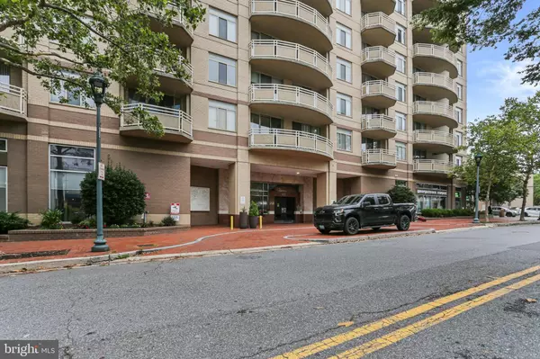 Bethesda, MD 20814,4801 FAIRMONT AVE #801