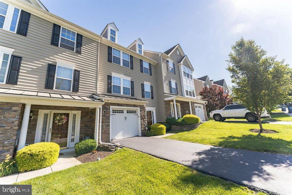 218 TALL TREES CIR, Downingtown, PA 19335