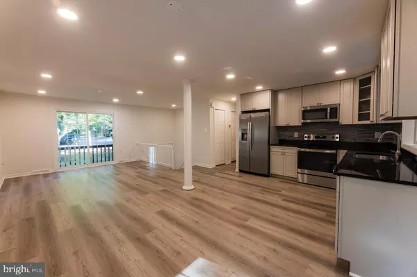 Reston, VA 20191,2369 OLD TRAIL DR