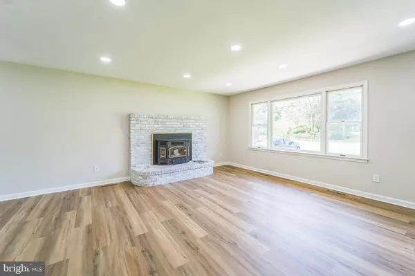 Pasadena, MD 21122,8013 LONG HILL RD