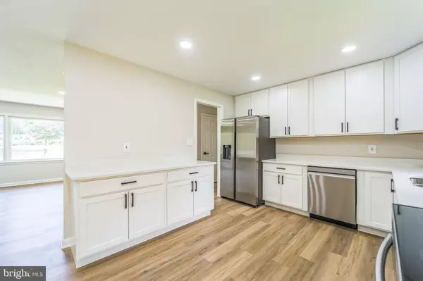 Pasadena, MD 21122,8013 LONG HILL RD