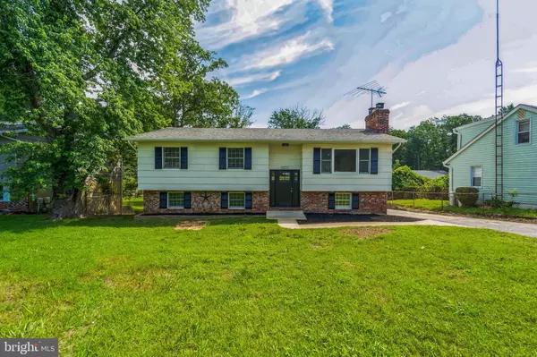8013 LONG HILL RD, Pasadena, MD 21122