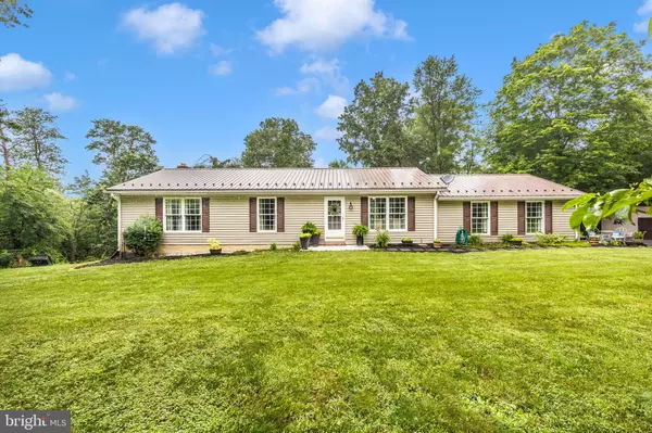 501 MACINTOSH DR, Falling Waters, WV 25419