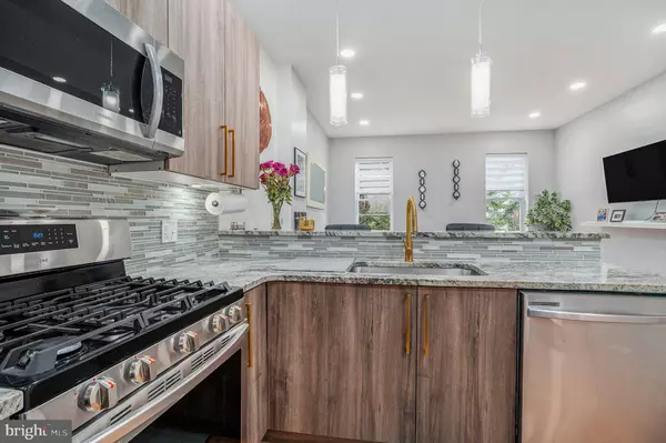 Philadelphia, PA 19148,2403 S 11TH ST #2