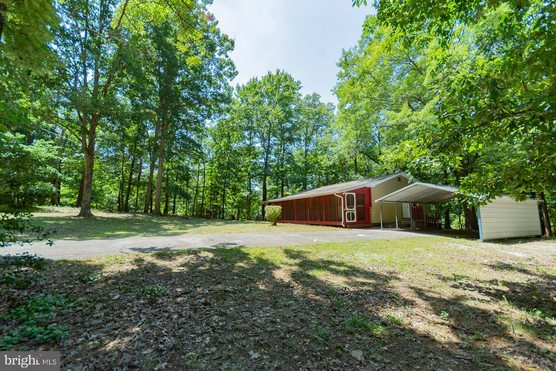 Harpers Ferry, WV 25425,559 JOHNNYCAKE LN