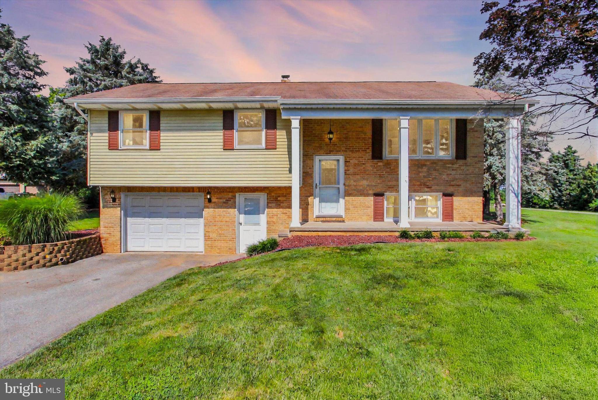 2184 KEENEY RD, Spring Grove, PA 17362