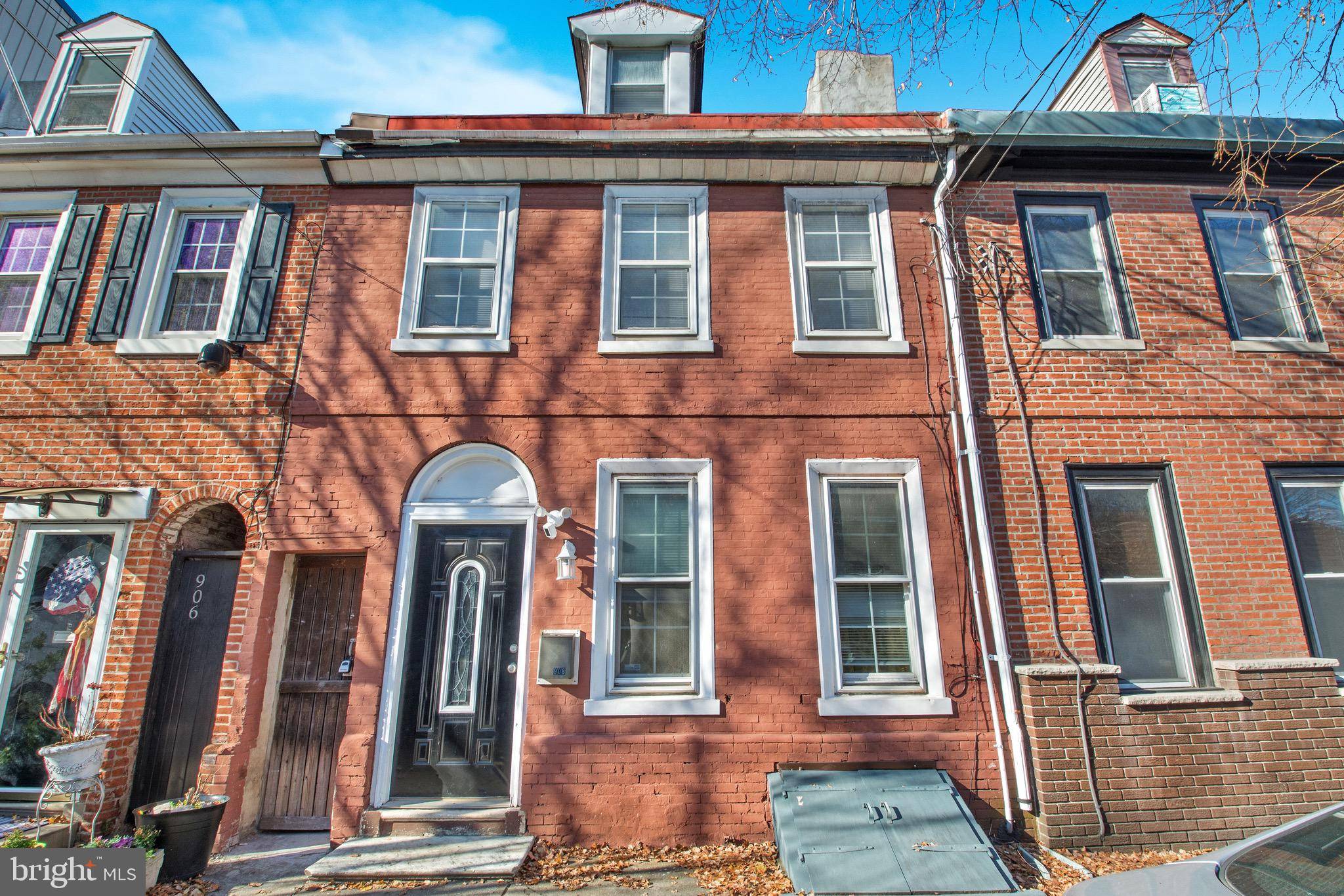 908 NEW MARKET ST, Philadelphia, PA 19123