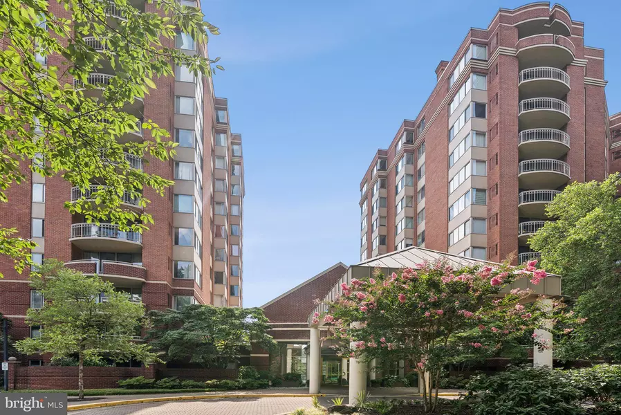 5802 NICHOLSON #2-406, North Bethesda, MD 20852