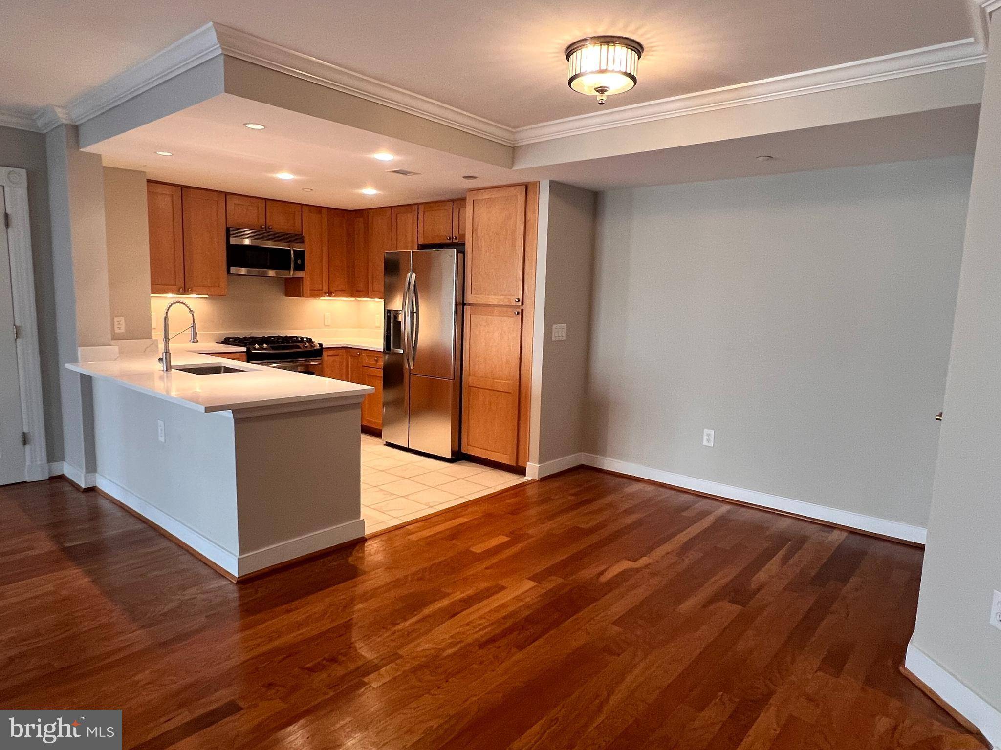 Annapolis, MD 21401,5 PARK PL #323