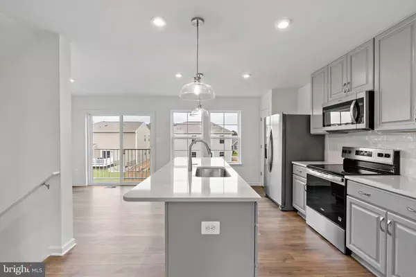 Falling Waters, WV 25419,267 CLIFTON MNR