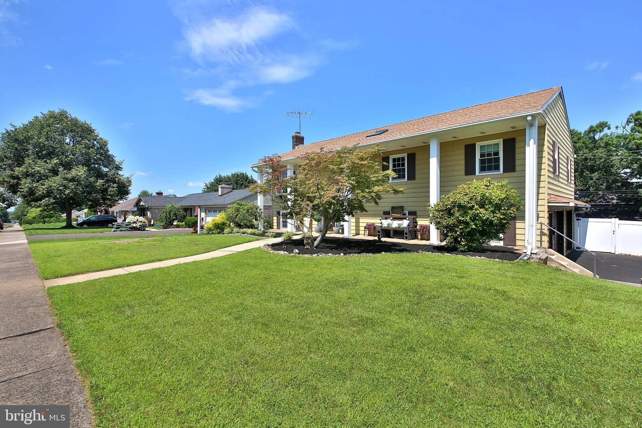 Souderton, PA 18964,221 MADISON AVE