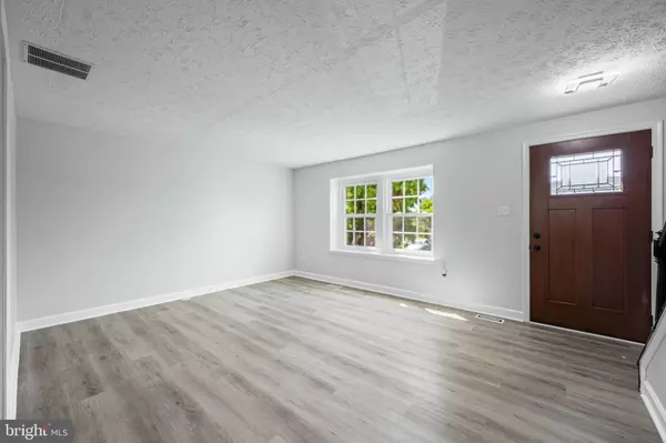 Silver Spring, MD 20905,20 FARMCREST CT