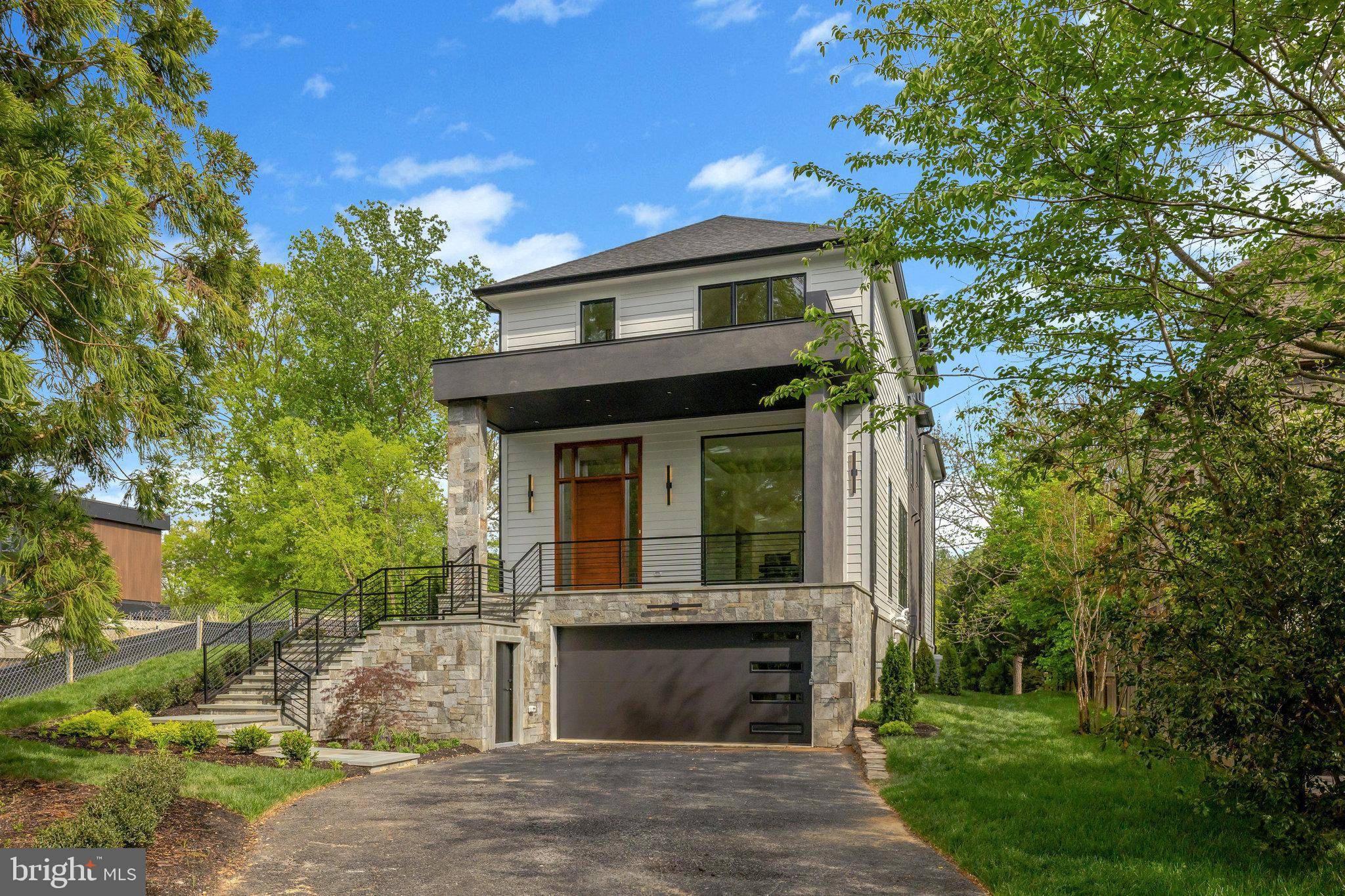 Mclean, VA 22101,1853 MASSACHUSETTS AVE