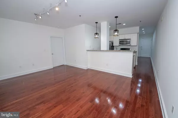 Philadelphia, PA 19103,1811 CHESTNUT ST #707