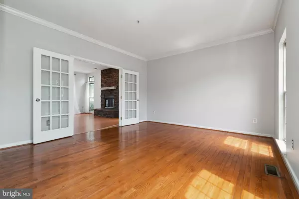 Bowie, MD 20720,4811 LAKE ONTARIO WAY