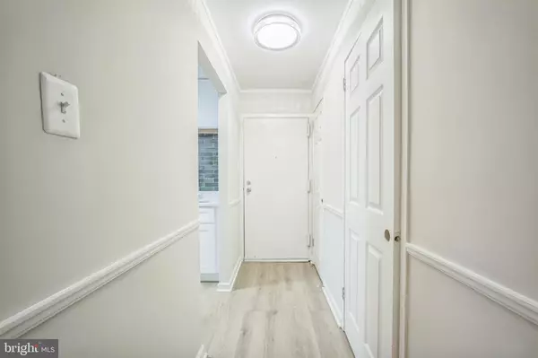 Herndon, VA 20170,529 FLORIDA AVE #202