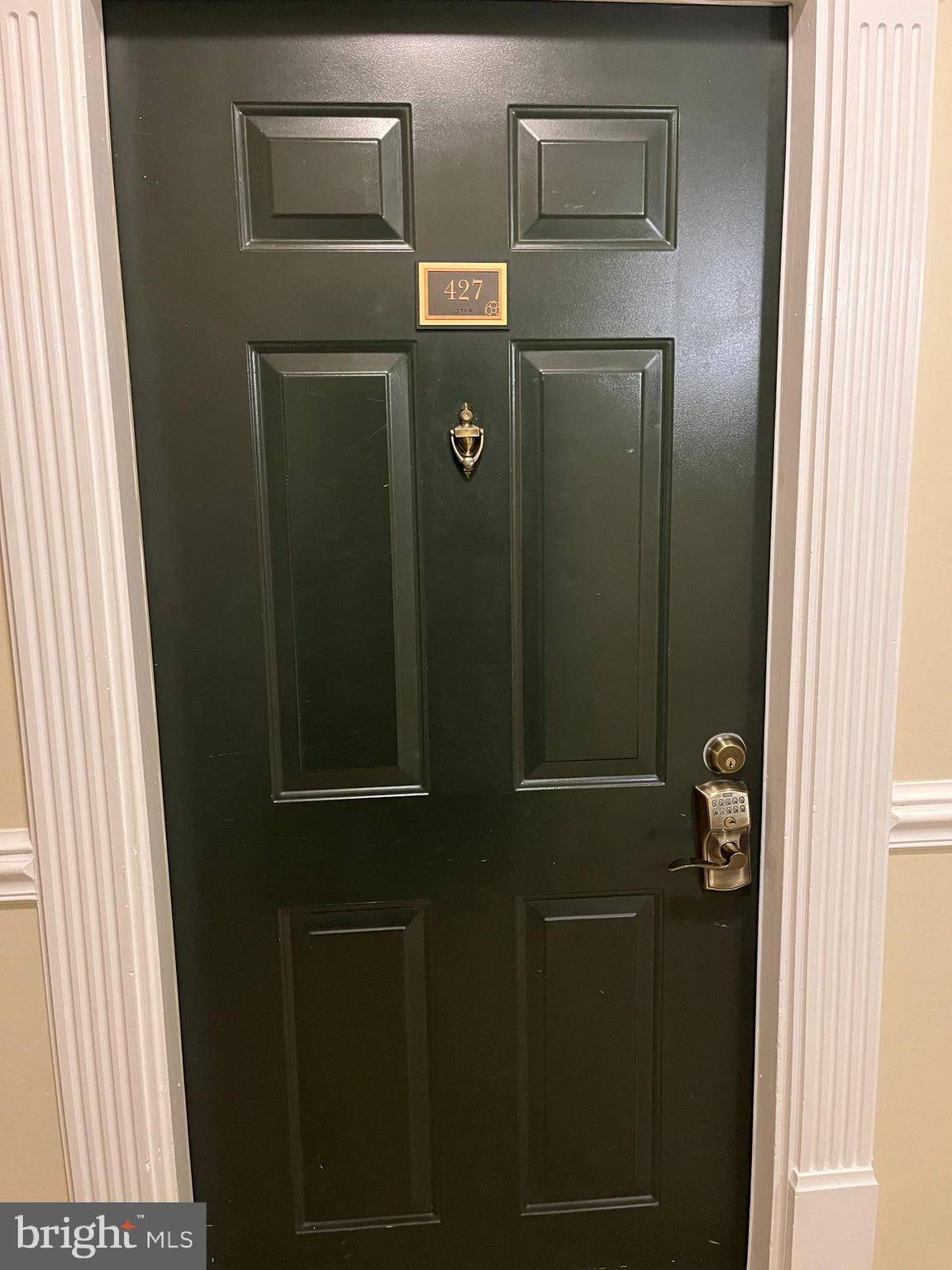 Alexandria, VA 22304,4850 EISENHOWER AVE #427